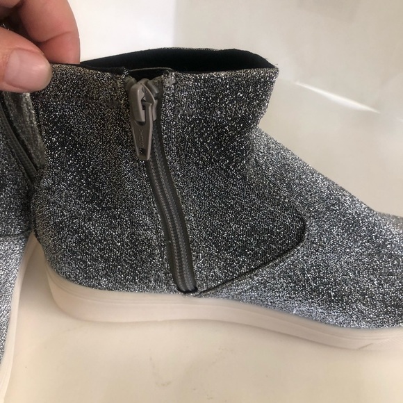 Cat & Jack Girls Annora Sock Silver Metallic Glitter High Top Sneakers Size 3 - Picture 9 of 14